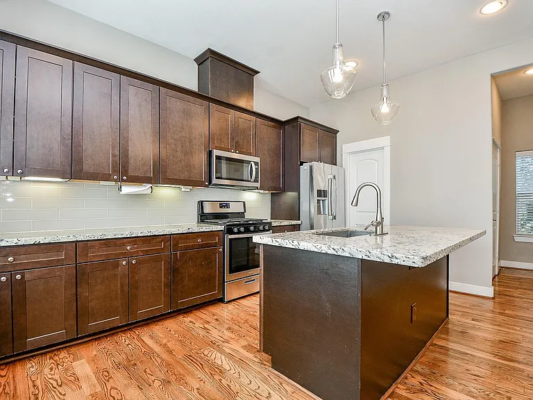 955 W 24th St #D — Photo 21