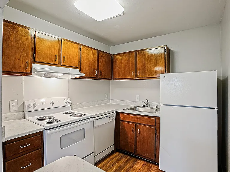 Meadow Creek Apartments — Photo 7