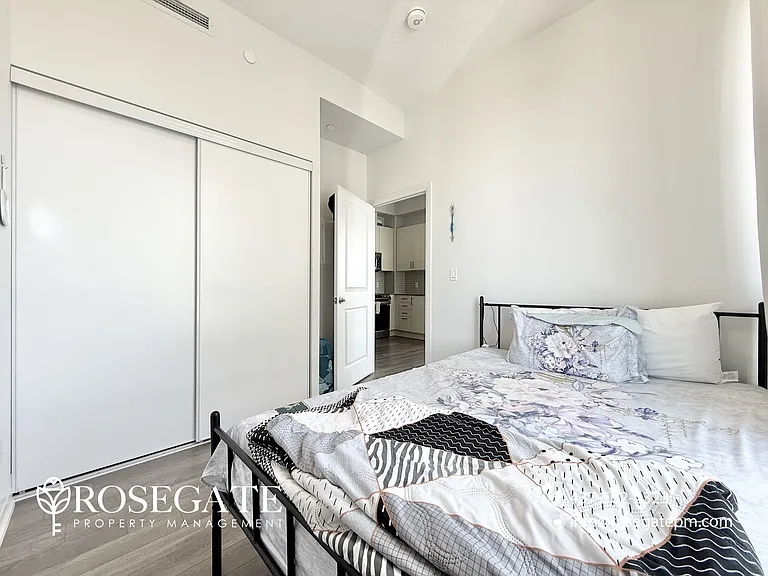 20 Meadowglen Pl #2609 — Photo 8