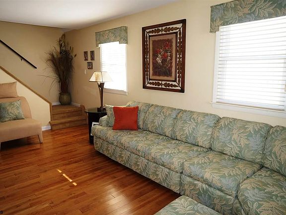 5th image of 1541 Bay Ave