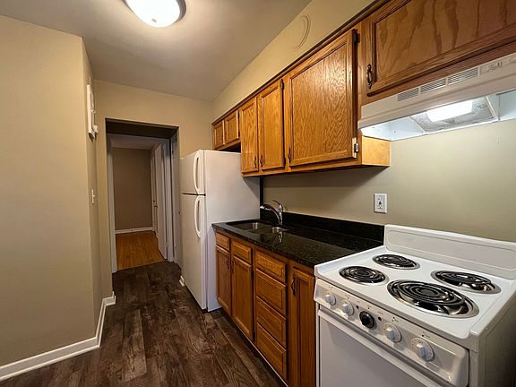 2nd image of 638 Snelling Ave S #642-3