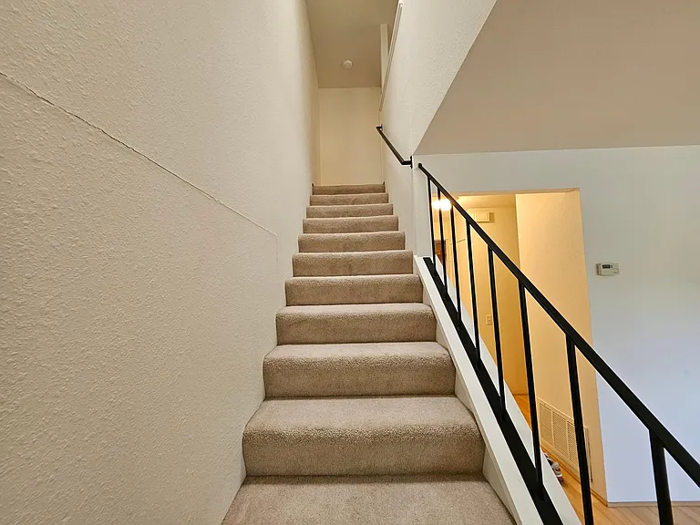 1581 Drake Dr — Photo 14