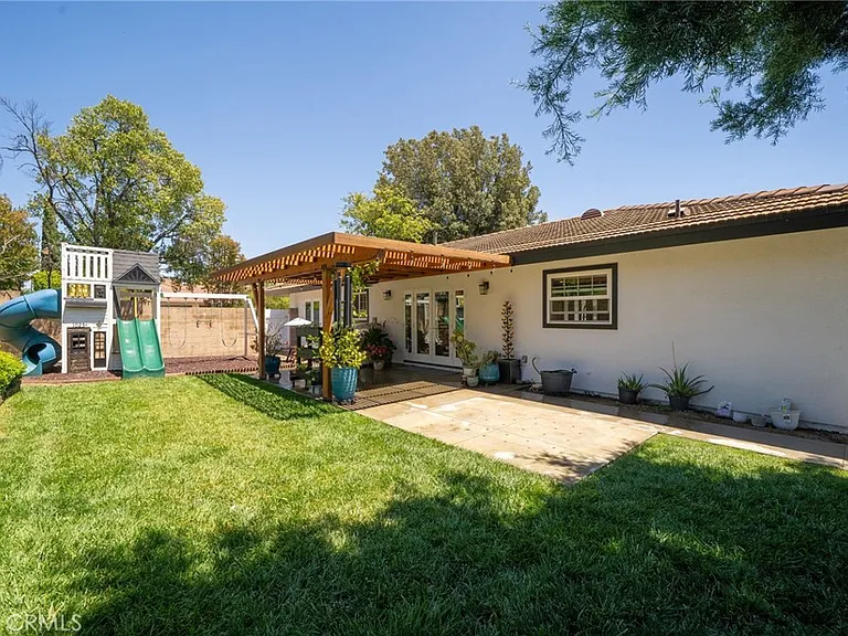 1025 Kent Dr — Photo 24
