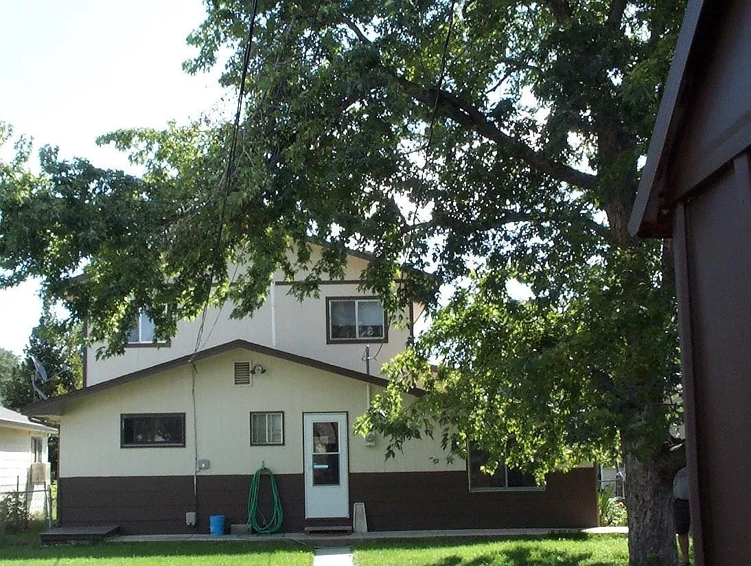 4 bed, 2066 sqft, $3,000 — Photo 2