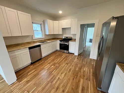 324 Broadway #1/2 Photo 1