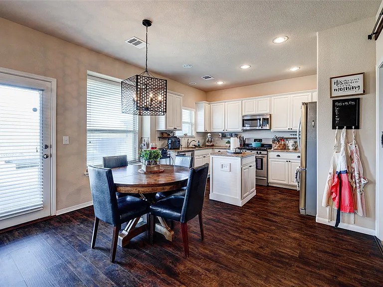 5901 Scenic Lake Dr — Photo 11