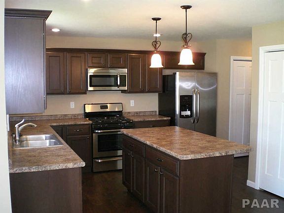 3rd image of 407 Newcastle Dr
