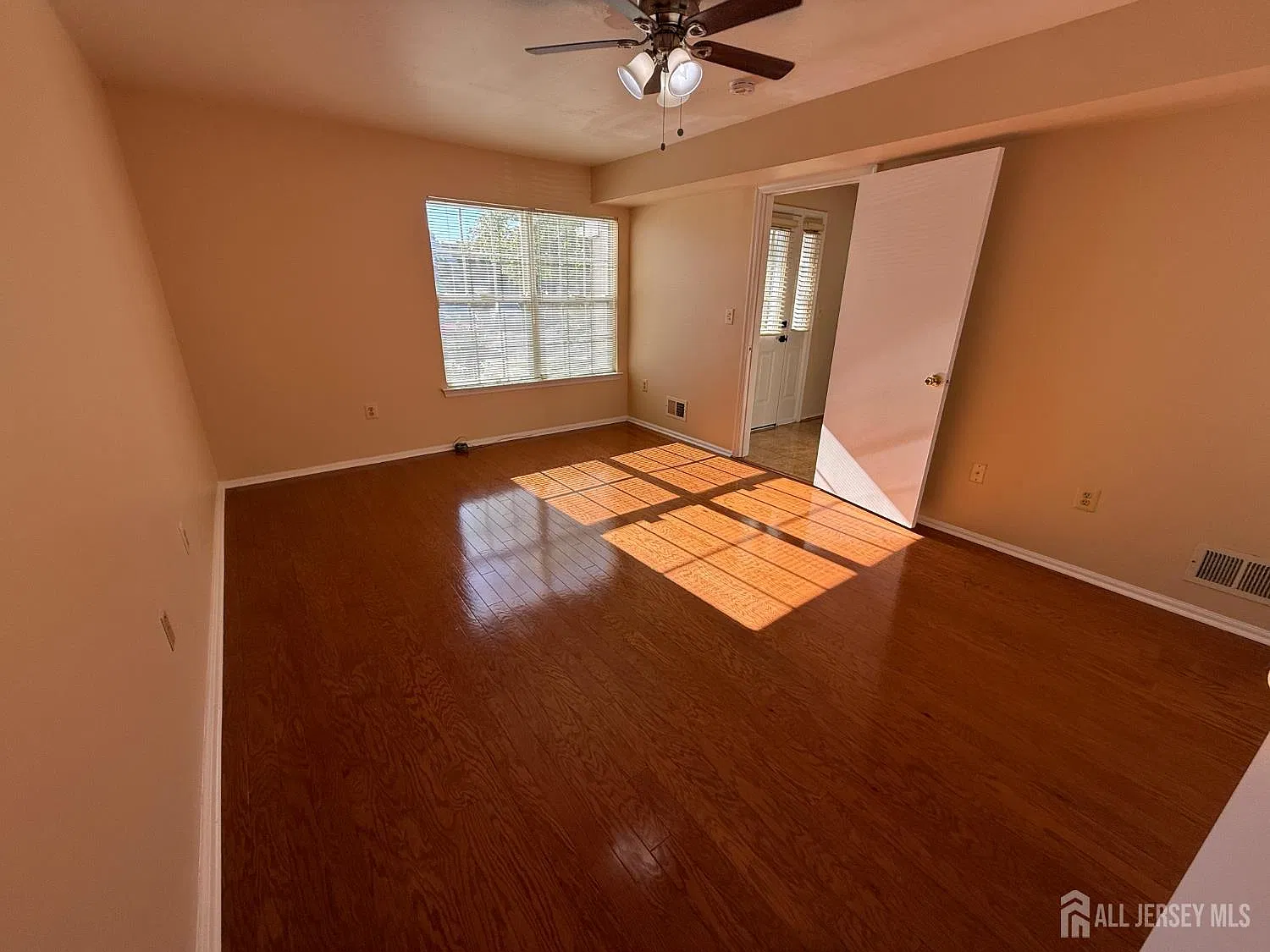2 bed, 2.0 bath, $2,500 — Photo 4