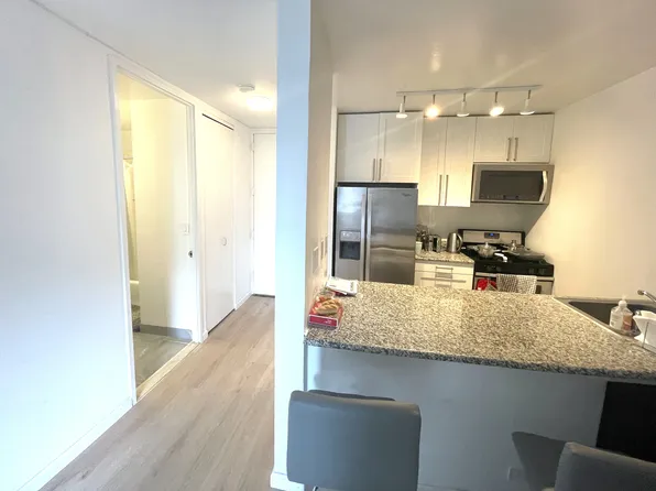 350 West 50th Street image 6 of 16