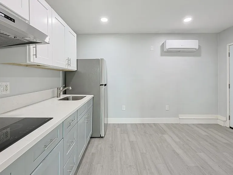 3774 Clavelita St #3774 — Photo 16