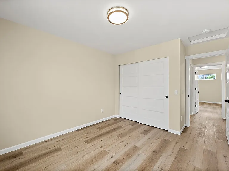 8511 Woodlawn Ave SW — Photo 23