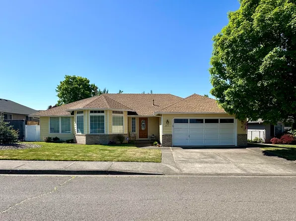 3512 Blueblossom Dr, Medford, OR 97504