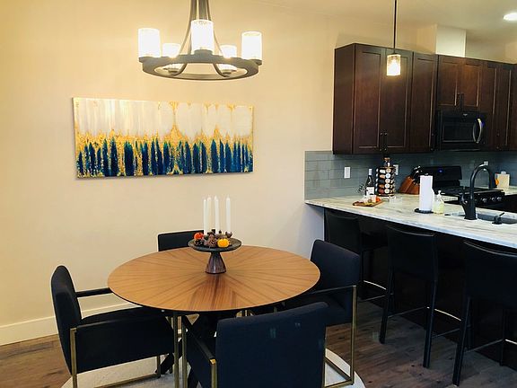 4th image of 613 Blue Water Cir #23
