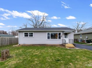 3S320 Pattermann Rd, Warrenville, IL 60555