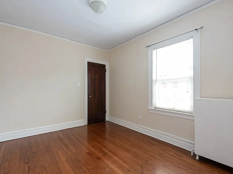 1512 Dempster St — Photo 8