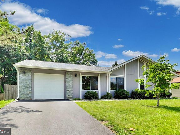 3rd image of 422 Avondale Dr