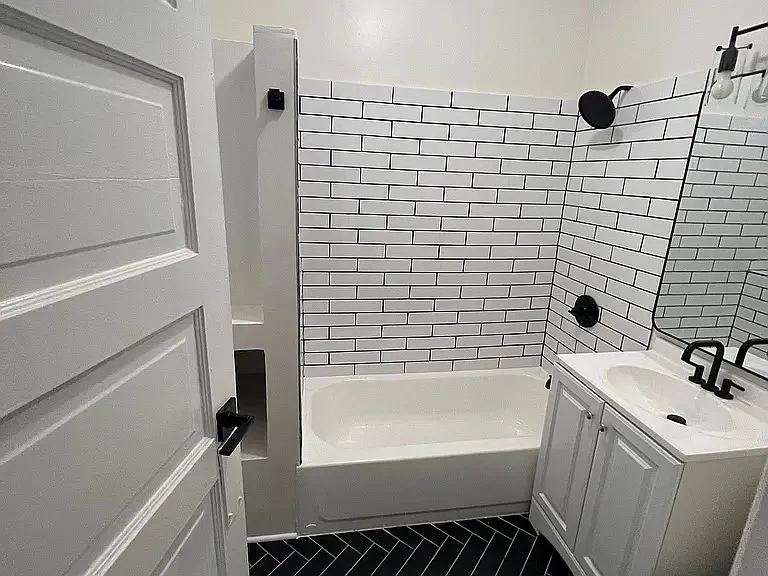 4323 W Henderson St #2 — Photo 8