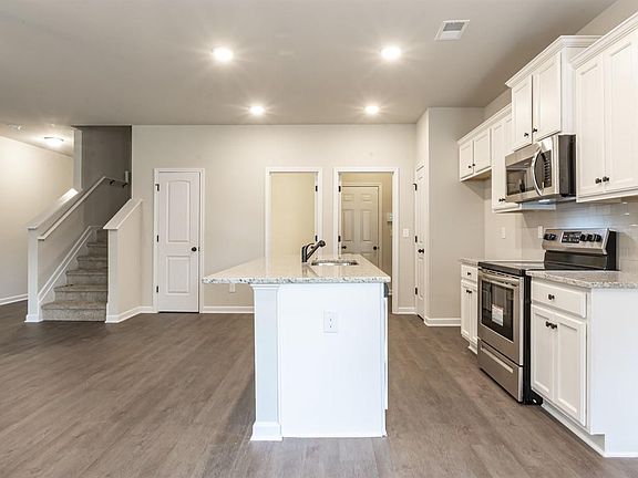 5th image of 1070 McConaughy Ct