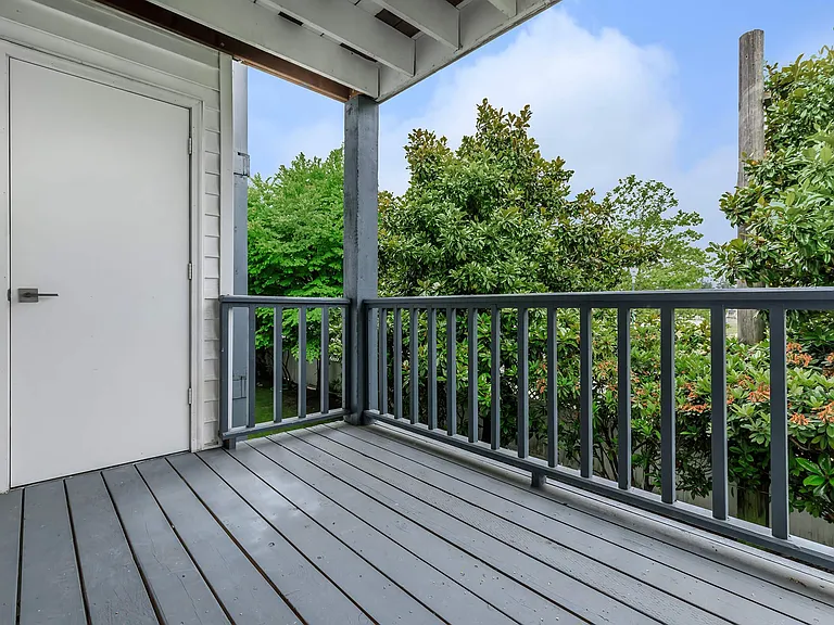 Grandview Apartments — Photo 18