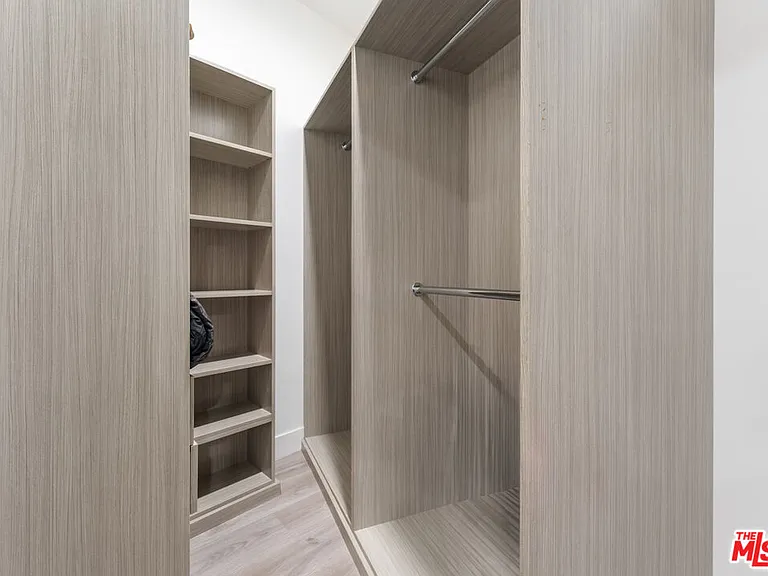 6181 Temple Hill Dr — Photo 37