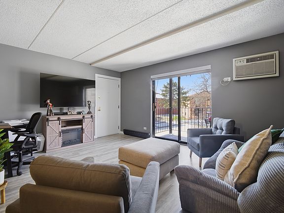 3rd image of 110 Klein Creek Ct APT 3C