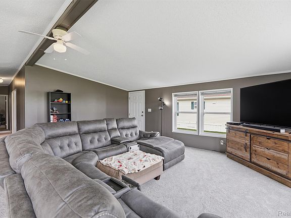 2nd image of 29220 Tanglewood St