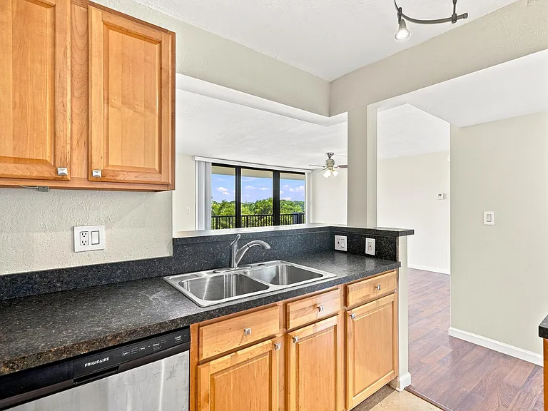 1301 River Reach Dr #514 — Photo 15