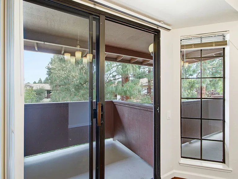 479 Costa Mesa Ter #F — Photo 30