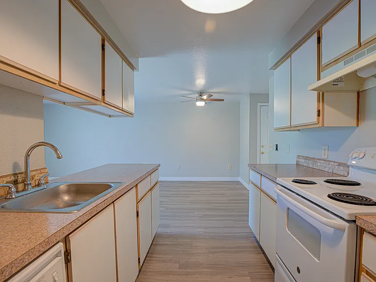 Veri on Sunnyview — Photo 21