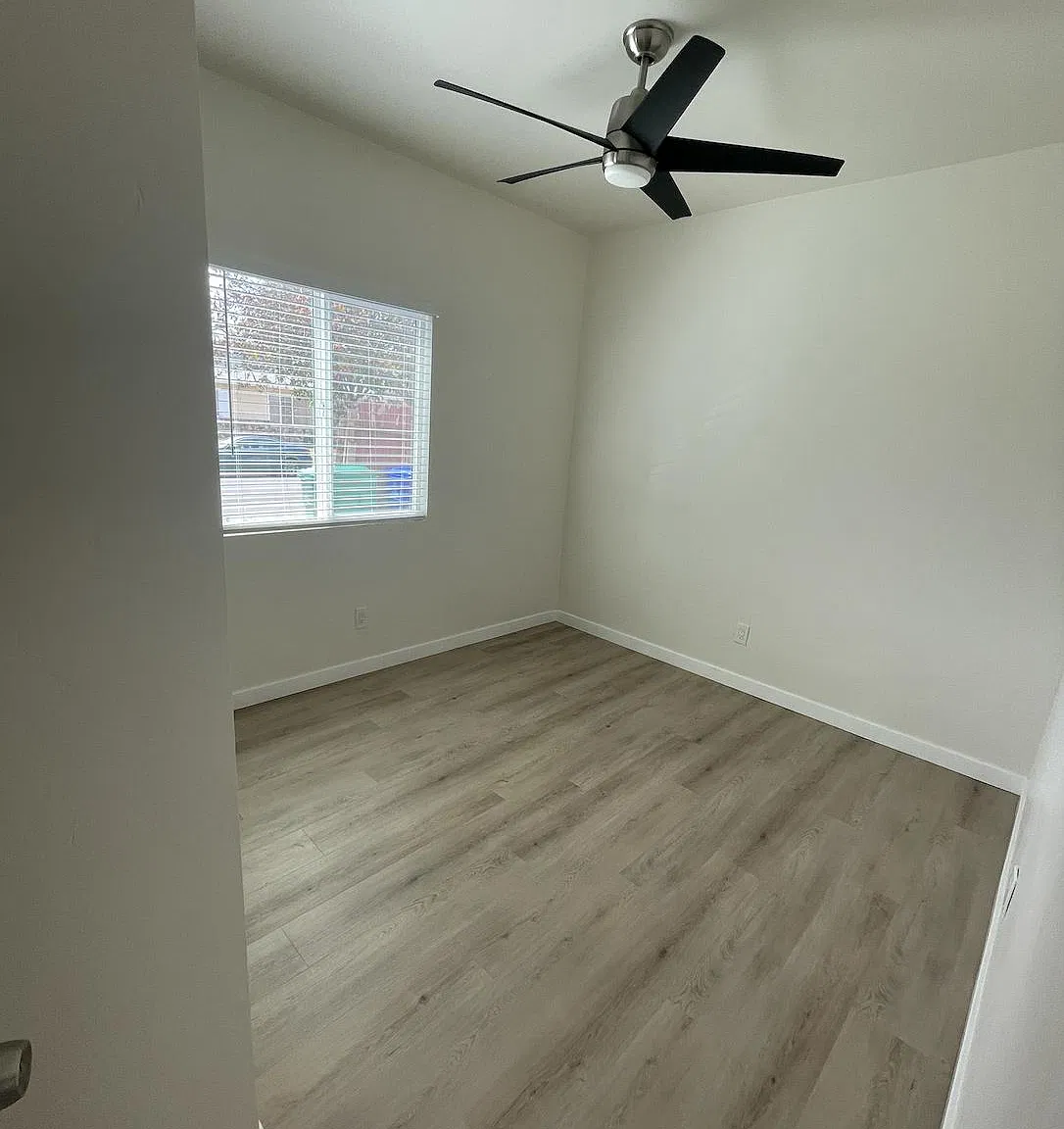 3 bed, $4,700 — Photo 4