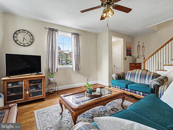 5th image of 2817 Harview Ave