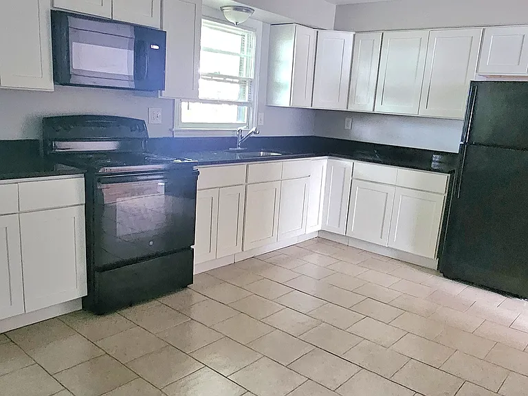 148 Bradford Ave #G — Photo 2