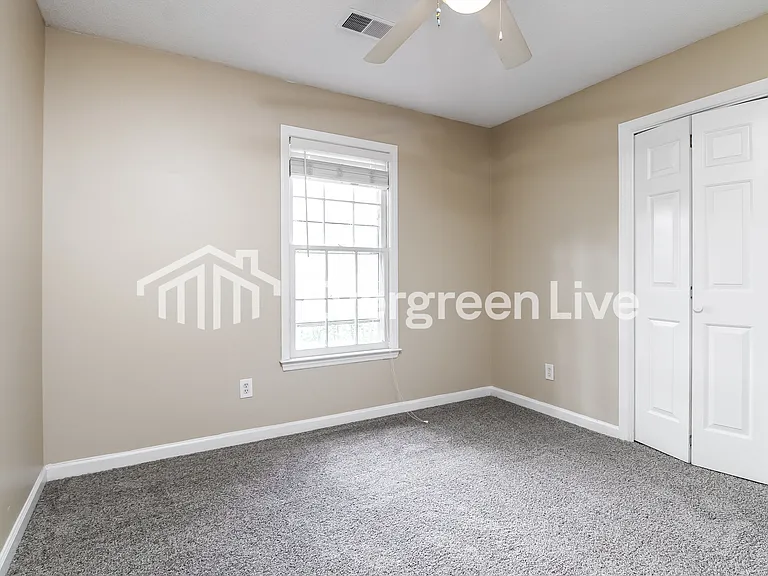 102 Devonwood Ct — Photo 12