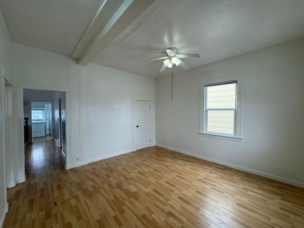 11-15 Tioga Ave