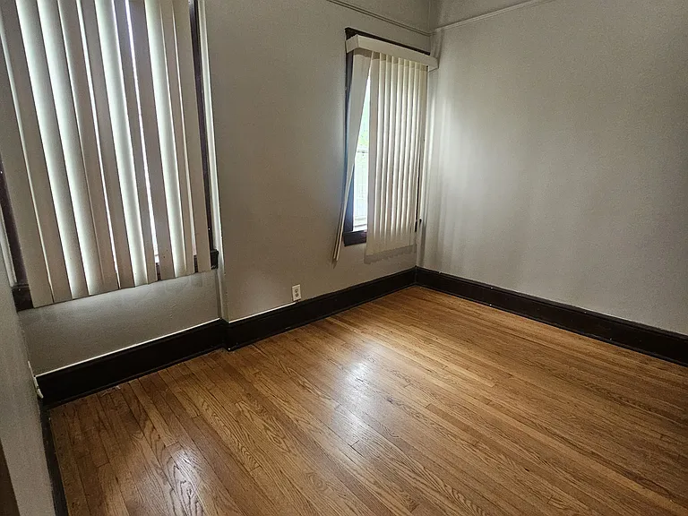 2333 S Lawndale Ave — Photo 7