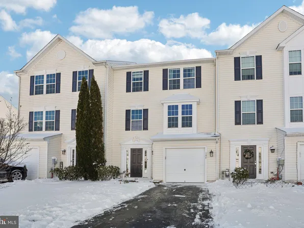 184 S Savanna Dr, Pottstown, PA 19465