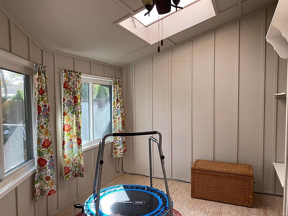 4th image of 1123 Woodgate Dr