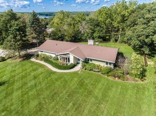 N2734 Skyline Dr, Lake Geneva, WI