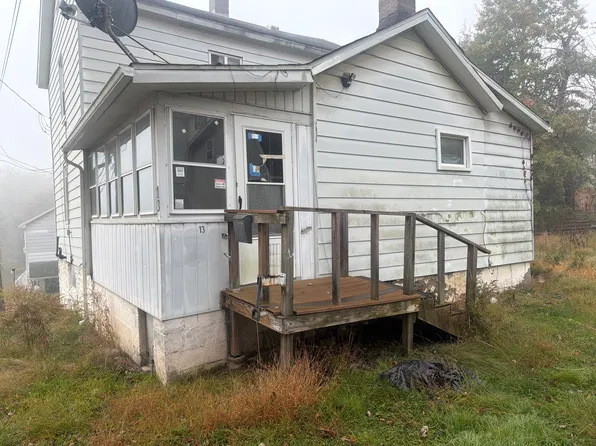 13 McDonald St, Larksville, PA 18651