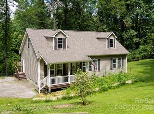 428 Folly Rd, Hendersonville, NC 28739