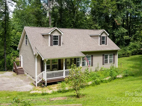 428 Folly Rd, Hendersonville, NC 28739