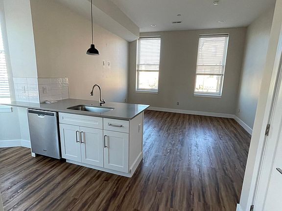 5th image of 2736 W Girard Ave APT 2