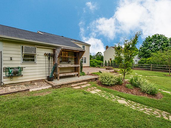 WORK SHOP / POTTING BENCH