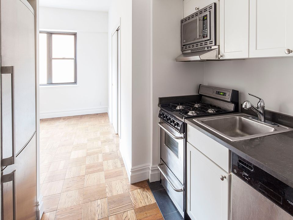 2nd image of 7 Park Ave APT 115