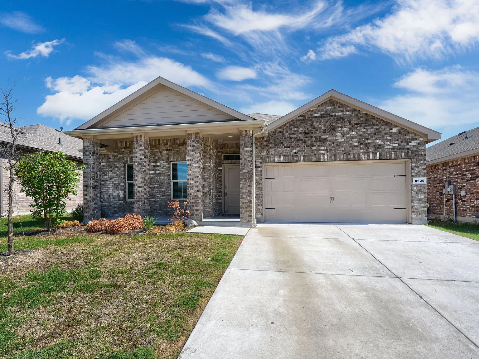 4 bed, 1587 sqft, $2,149 — Photo 2