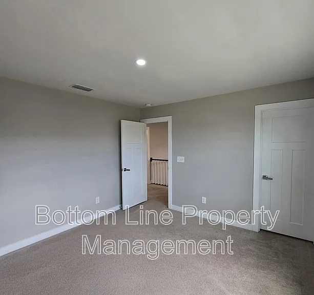 2030 Sewall Ave SW — Photo 28