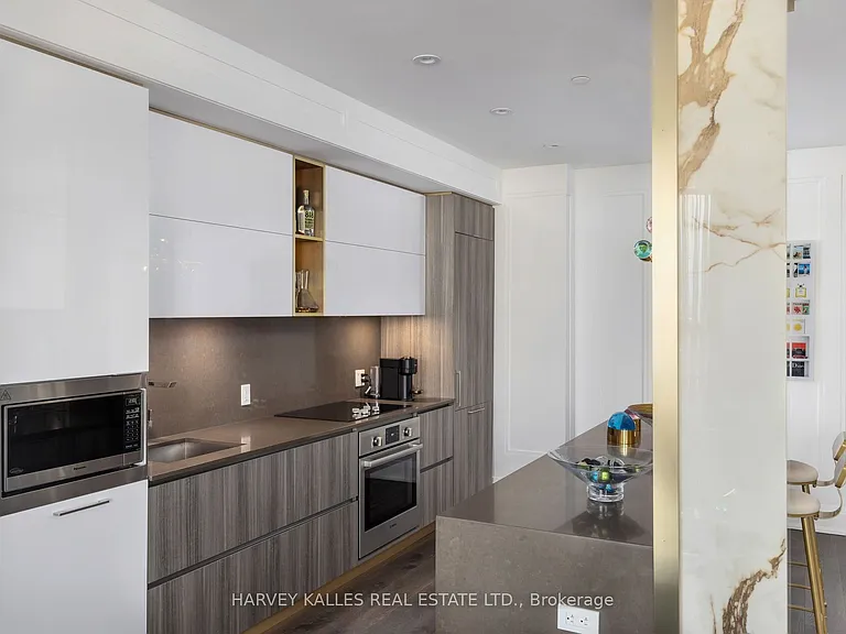 151 Avenue Rd #805 — Photo 19