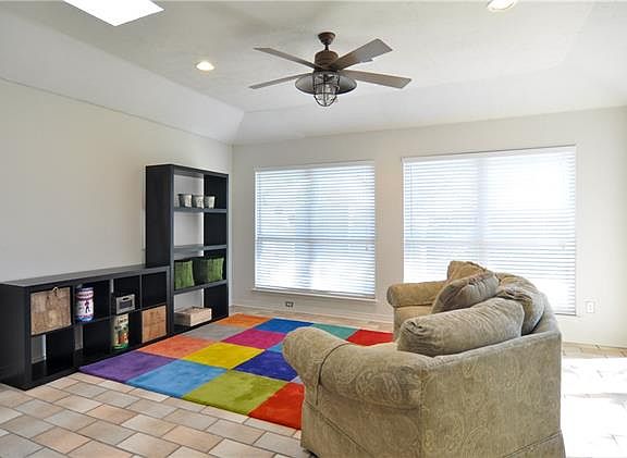 5th image of 8922 Echo Valley Dr