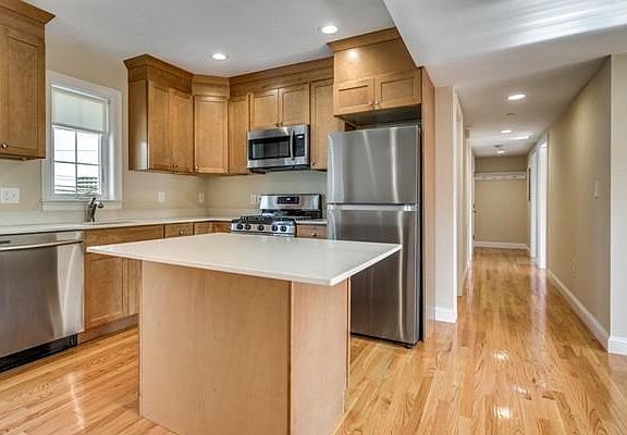 3rd image of 251 Washington St #1