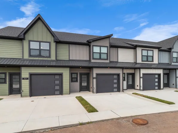 301 Jonathan Wade Cir, Clarksville, TN 37043